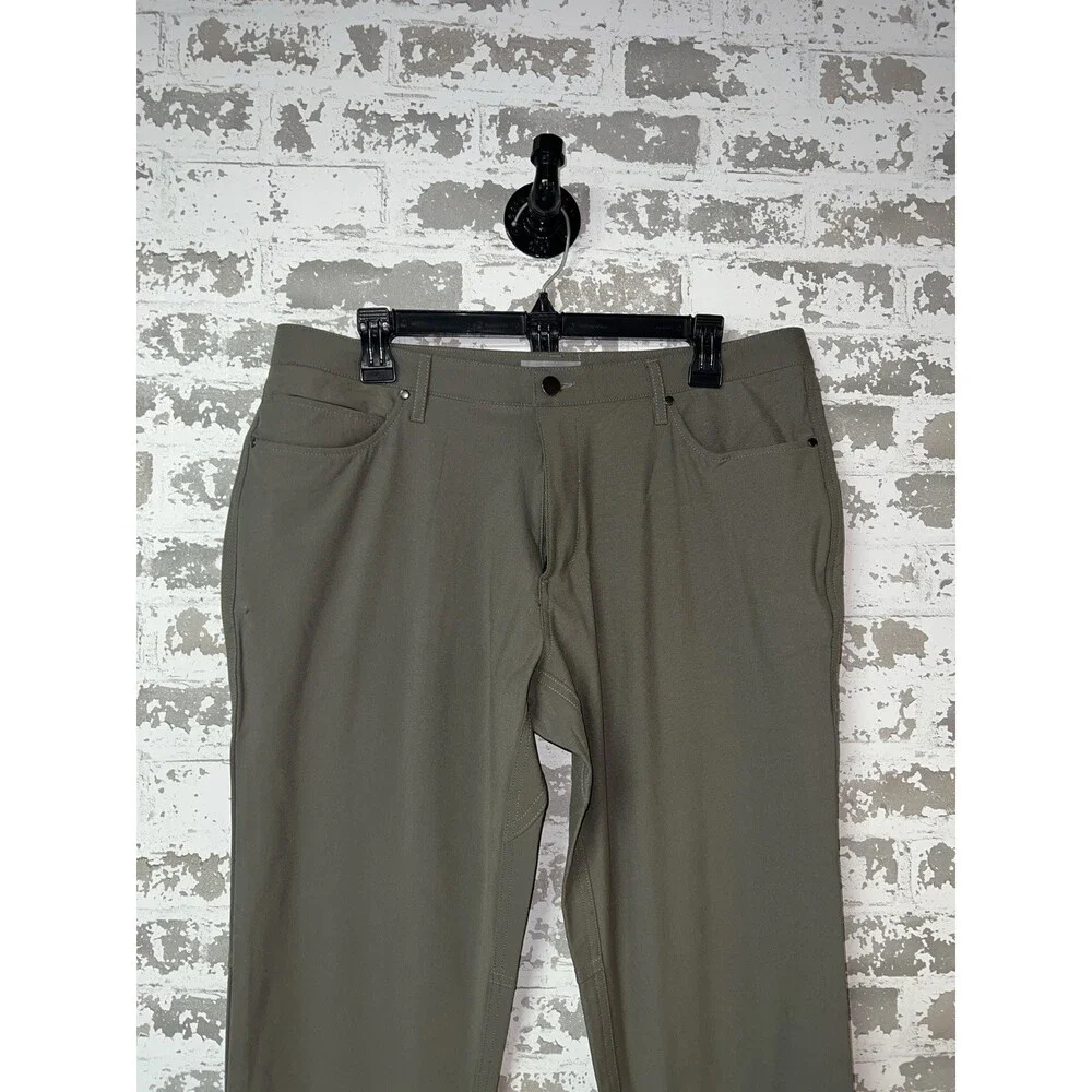 NWT! Ash & Erie Olive Hybrid XYZ Pant - Size 33x25 - very nice! $128